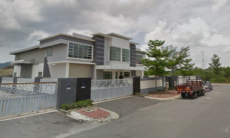 Semenyih 1.5 Storey Semi-D factory For Sell