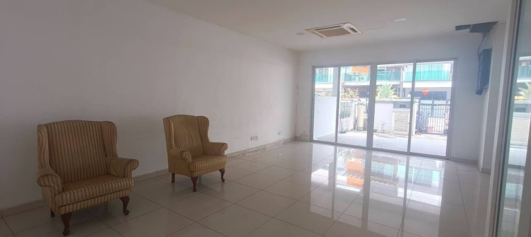3 Storey Superlink Terrace House Intermediate Unit Partially Furnished @ Taman Denai Puchong, Puchong for Sale