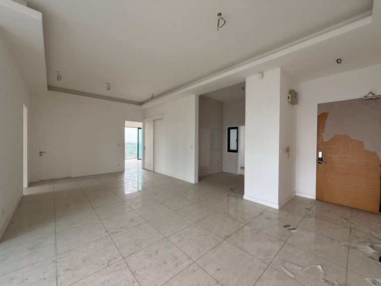 Skyz Residence Corner Unit Unfurnished @ Bandar Puchong Jaya, Puchong for Sale