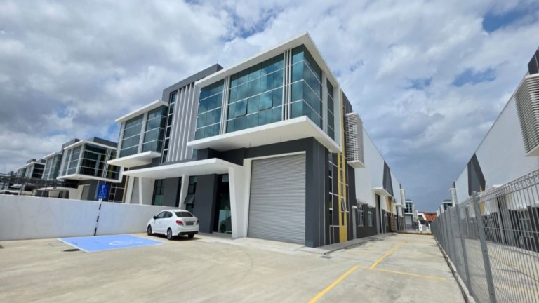 Johor @ Desa Cemerlang - Medium Industrial Cluster Factory