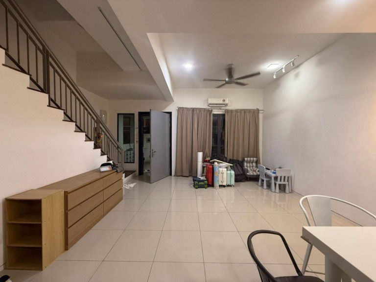 Andira Park 3 Storey Intermediate Unit Partially Furnished @ Jalan Puchong, Bandar Bukit Puchong 2, Puchong for Sale