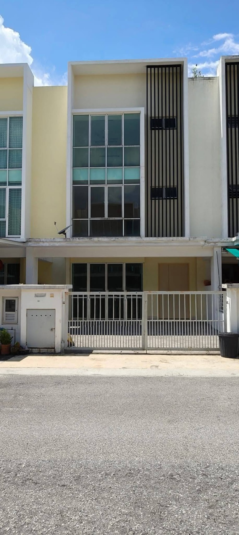 Double Half Storey Terrace House Intermediate Partially Furnished @ Taman Sinar Samudra, Batu Caves for Sale