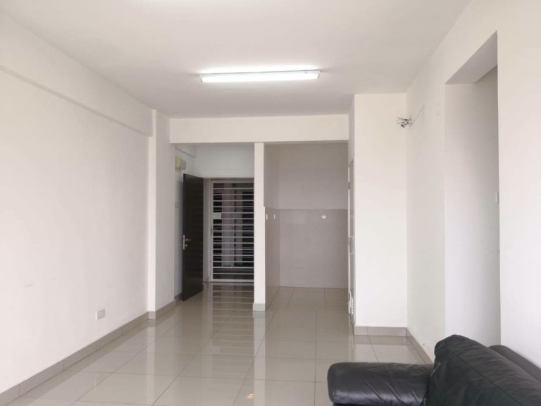Hijauan Puteri Condominium Corner Partially Furnished @ Bandar Puteri Puchong, Puchong for Sale