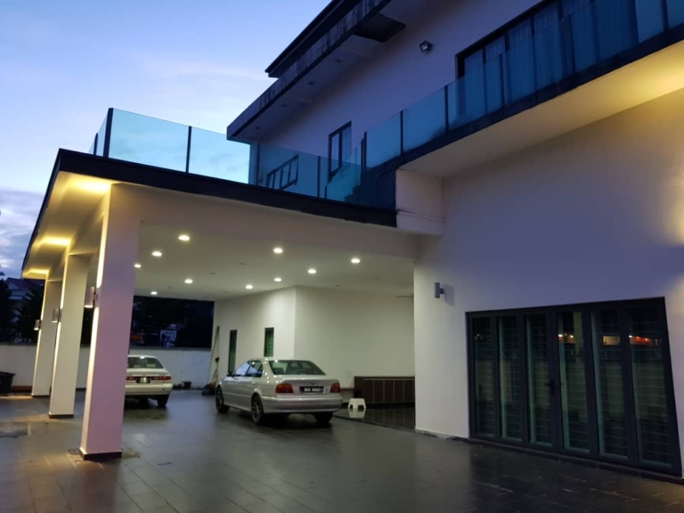 2.5 Storey Spacious Bungalow House At Bandar Kinrara 6 For Sell