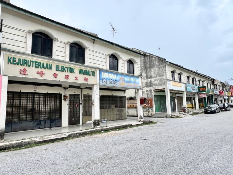 Bercham First Floor Shop for Rent
