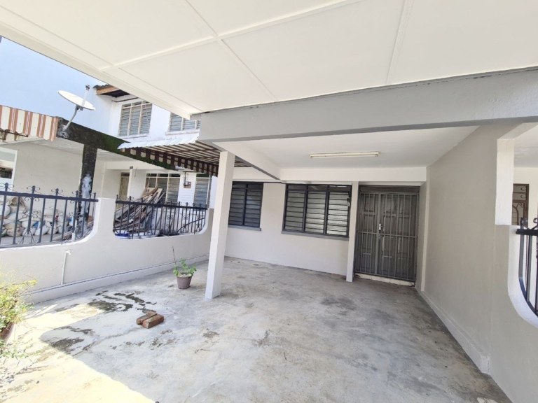🏡 Affordable & Cozy Double Storey Terrace with Extra Land @ Ipoh Taman Cempaka – Only RM238k! 🌟