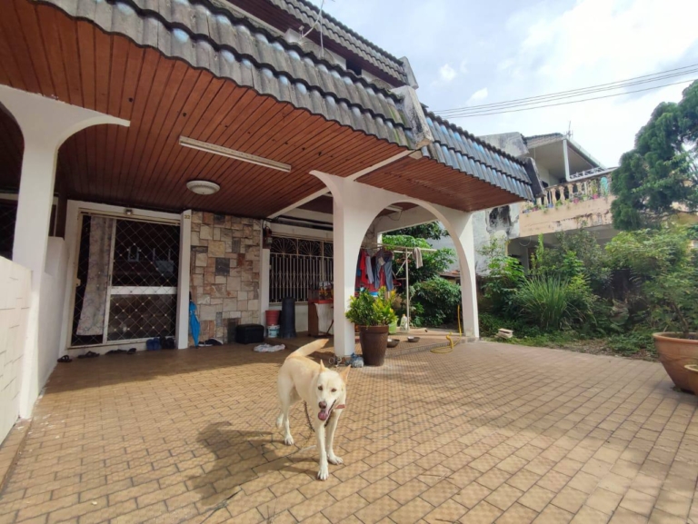 Pengkalan Double Storey Terrace House (Intermediate Corner Unit) For Sales