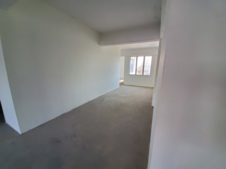 Tronoh shoplot for rent facing main road second floor