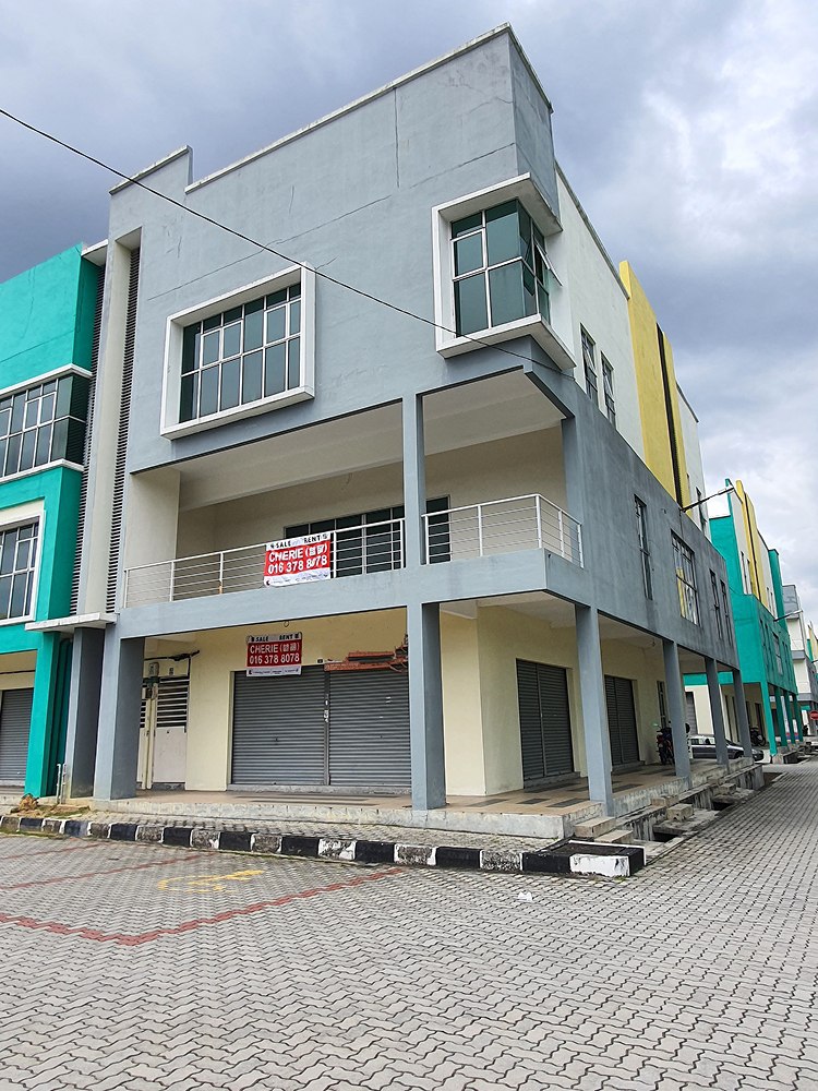 Pusat Perniagaan Falim @ Tin City 3 storey Shop for sale