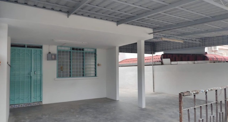 Taman Cempaka Ipoh Double Storey Terrace Intermediate Corner House