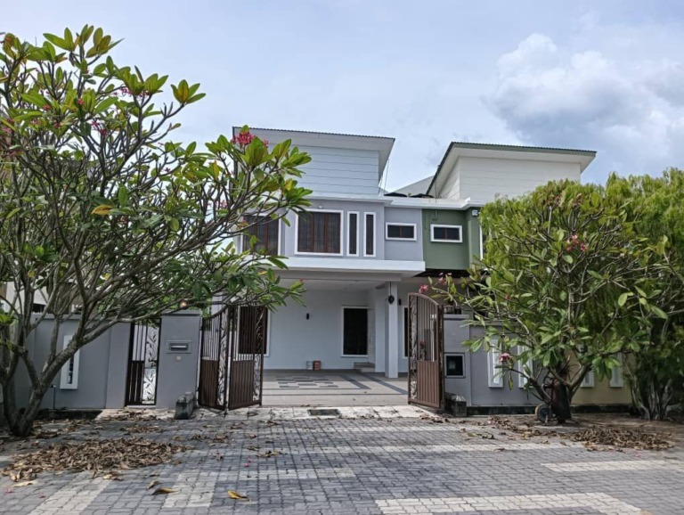 Jalan Labrooy, Taman Pari Double Storey Semi-D