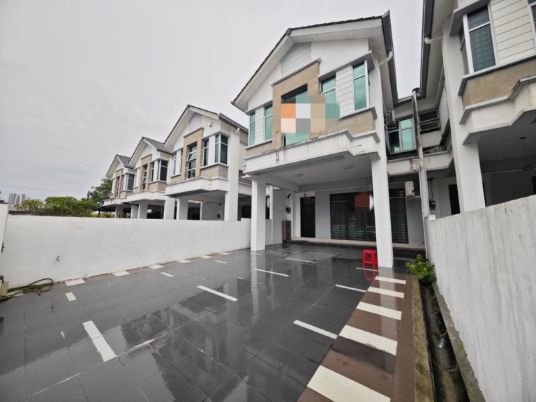 Meru Desa Park @ The Sierra Double Storey Superlink Terrace House
