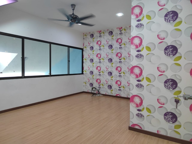 Freehold 1.5 Storey Terrace House For Sale
