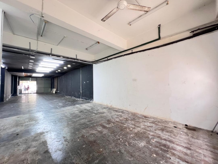Bandar Botanic Ground Floor Shop Lot @ Jalan Kasuarina 10 For Rent