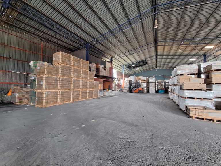 TELOK PANGLIMA GARANG/ JENJAROM Frontage Share Warehouse for RENT