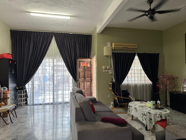 Freehold 2 Storey Terrace with guarded well maintain