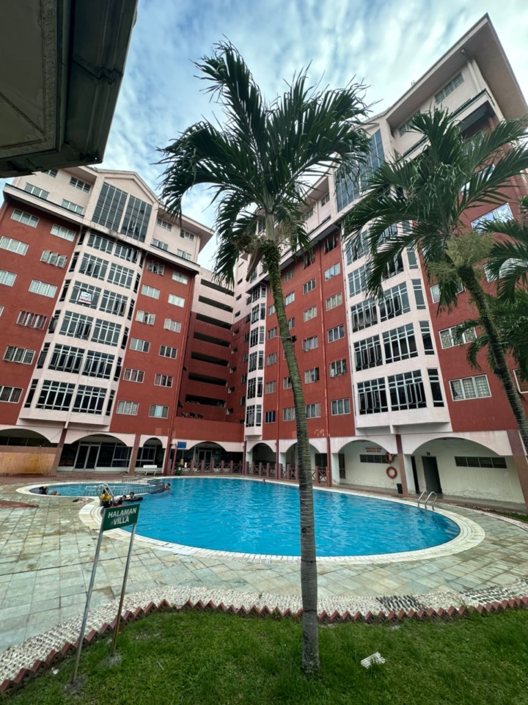Permai Villa w kitchen cabinet, Tmn Puchong Permai