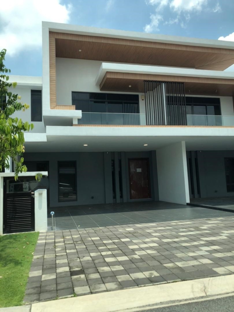 Terraza @ Eco Sanctuary Telok Panglima Garang Brand New House with Clubhouse