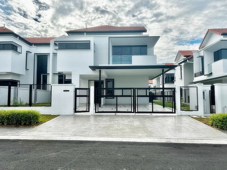 Dillenia Semi D @ Bukit Bandaraya Sek U11 Shah Alam Completed with Gated & Guarded