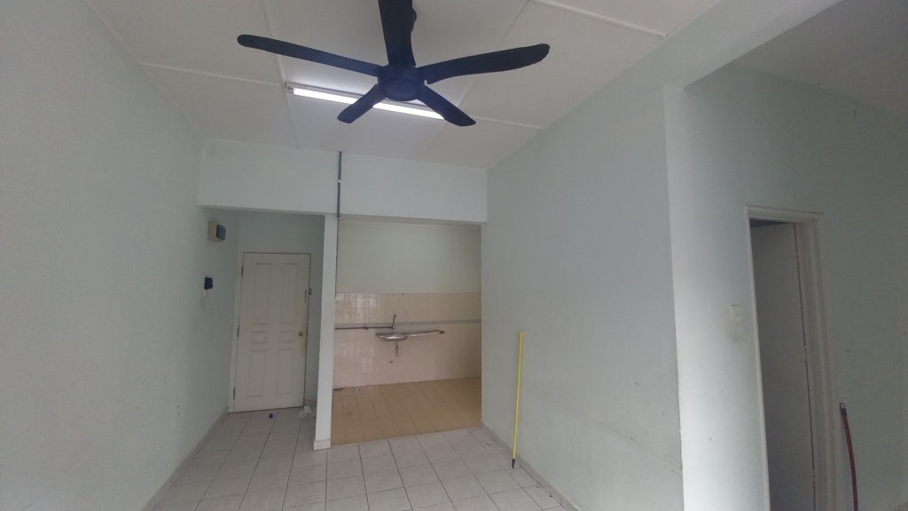 Freehold Sri Alpinia Apartment @ Bandar Puteri Puchong for Sale – 3 bedroom apartment for sale in Bandar Puteri Puchong, Selangor (photo 1 of 9)
