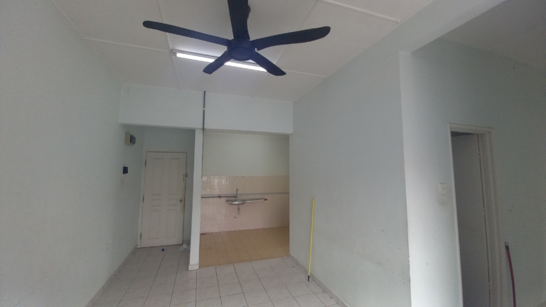Freehold Sri Alpinia Apartment @ Bandar Puteri Puchong for Sale