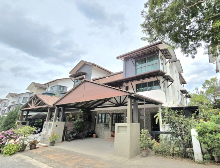3-storey Semi-D Damansara Damai VACANT READY MOVE IN!