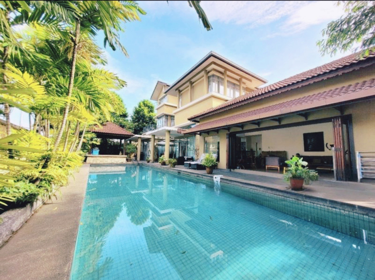 Corner Bungalow Gated & Guarded Unit With Pool