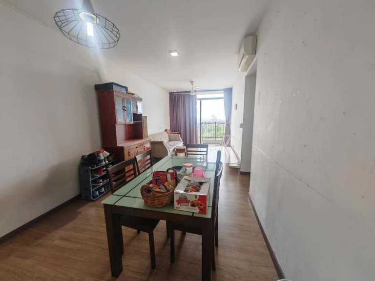 The Gardens Condominium 982sqft 3 Rooms Level 18 Partial Furnish