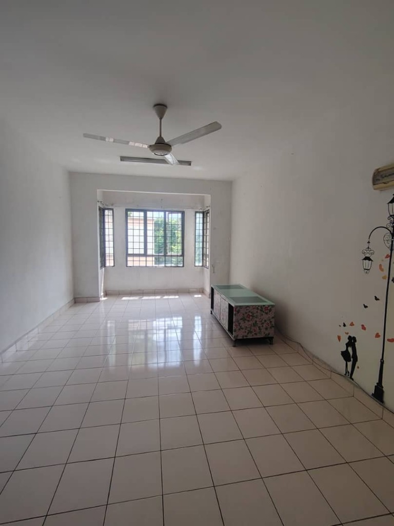 🏡 FOR SALE – Tropika Apartment, Bukit Tinggi Asking Price: RM 250, 000 (Nego)