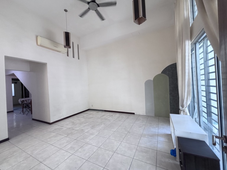 2.5 storey superlink Terrace House Taman Connaught