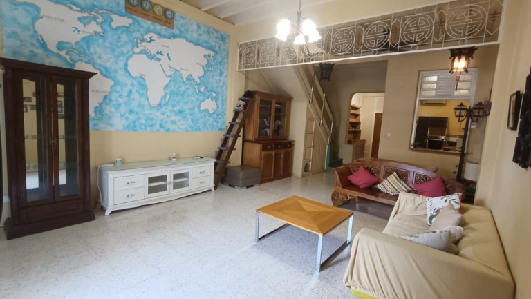 Residence or Can Change to Commercial