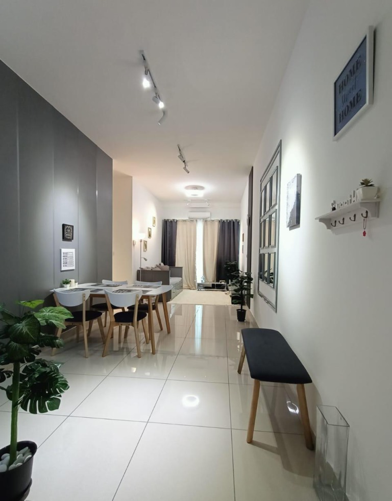 Verando Residence PJ South Well Maintained Unit with Pool View For Sale