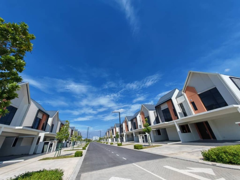 Luxura Rimbayu Double Storey House For Rent