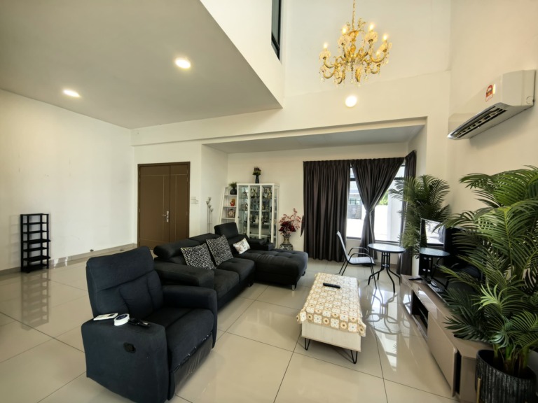 Quas Residence, Kajang ⭐ Freehold 3-Storey Bungalow for Sale