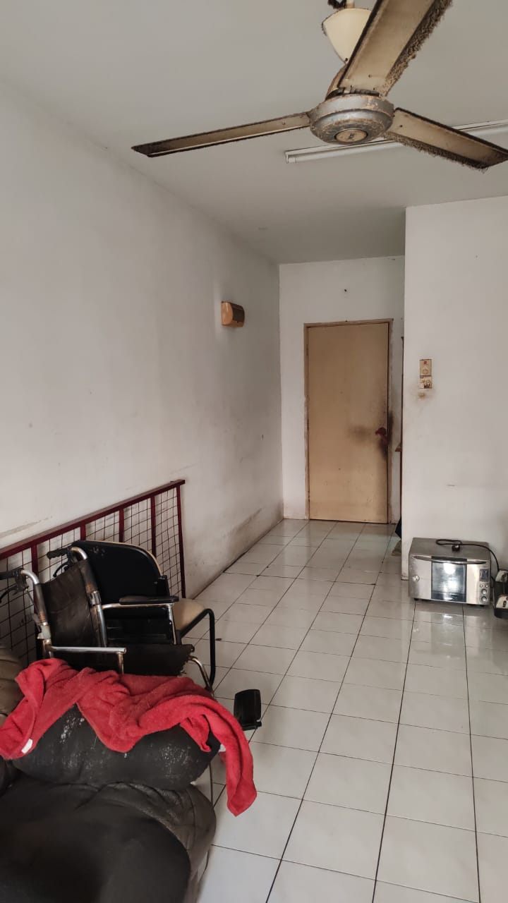 Cash only -Suria kinrara Puchong medium cost Apartment
