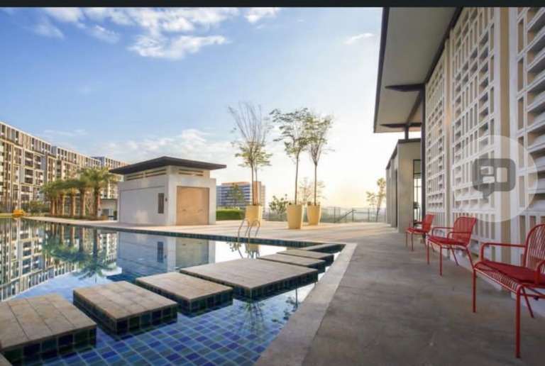 2607 4497 Radia Residence Bkt Jelutong by Emily