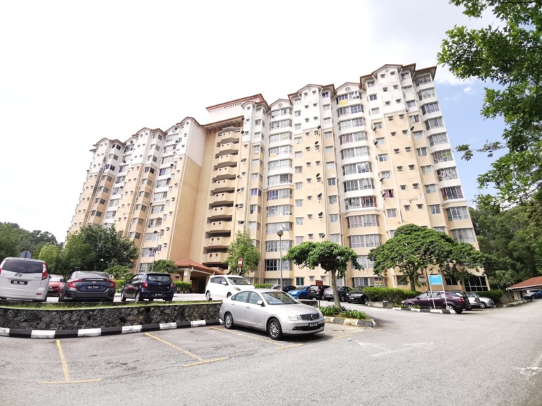 Merak Apartment, Bandar Kinrara Corner Unit For Sale