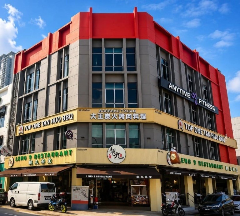 SRI PETALING, KL 4 Storey Corner Shop With Lift For Sale