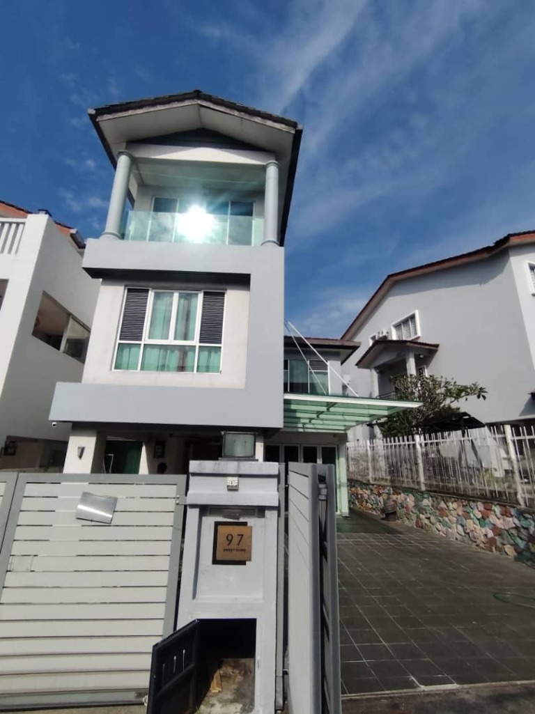 Taman Bukit Permata 3 Storey Endlot Landed Terrace House