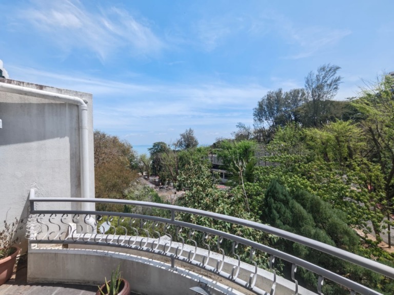 AQUARIUS APARTMENT FOR SALE