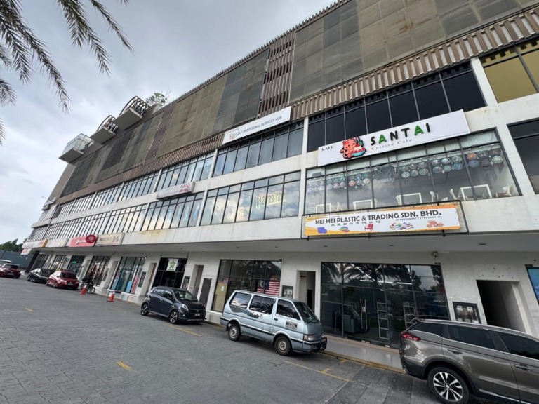 2609 4796 Shop Plaza Kiara Semenyih by Emily