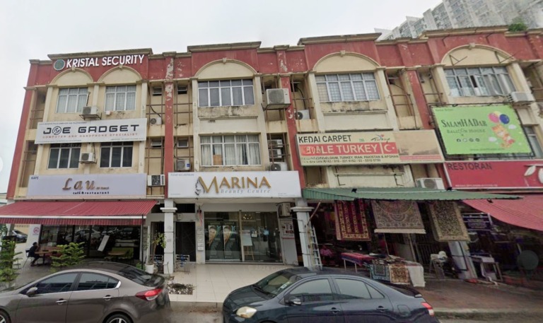 2608 4652 Office Seksyen 13 by Emily