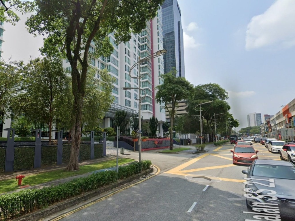 Uptown Residences Fully Furnished 1+1 Bedroom For Sale, 887 sf, Pool View, Freehold – 1 bedroom condominium for sale in Damansara Utama, Petaling Jaya (photo 3 of 4)