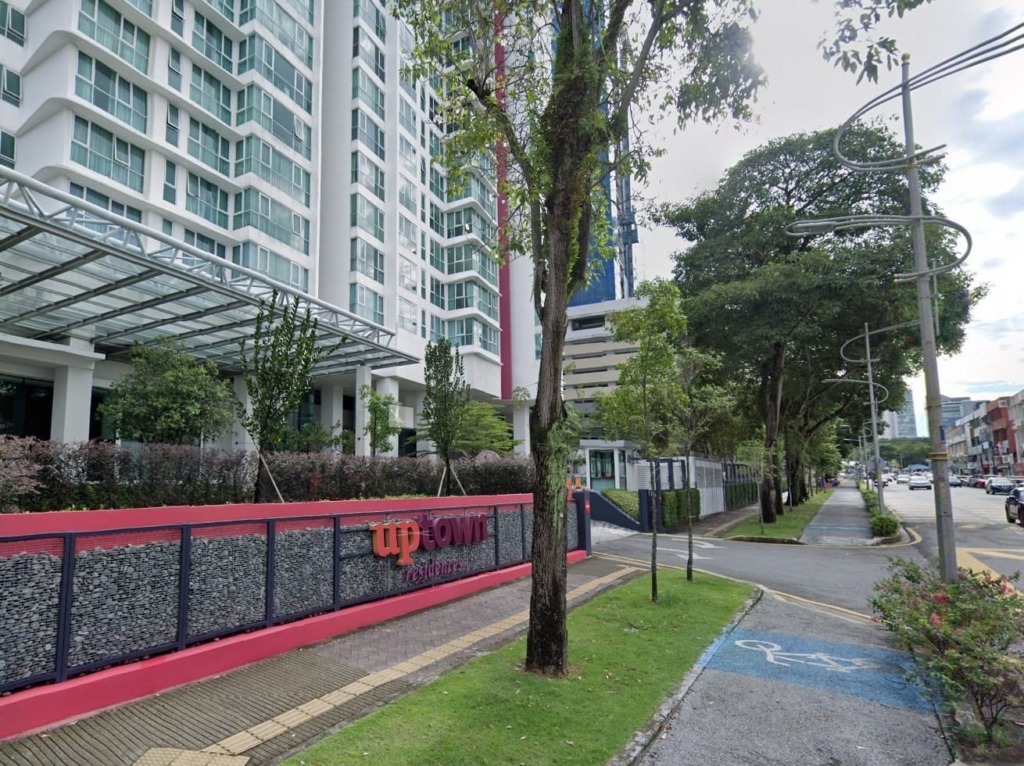 Uptown Residences Fully Furnished 1+1 Bedroom For Sale, 887 sf, Pool View, Freehold – 1 bedroom condominium for sale in Damansara Utama, Petaling Jaya (photo 2 of 4)