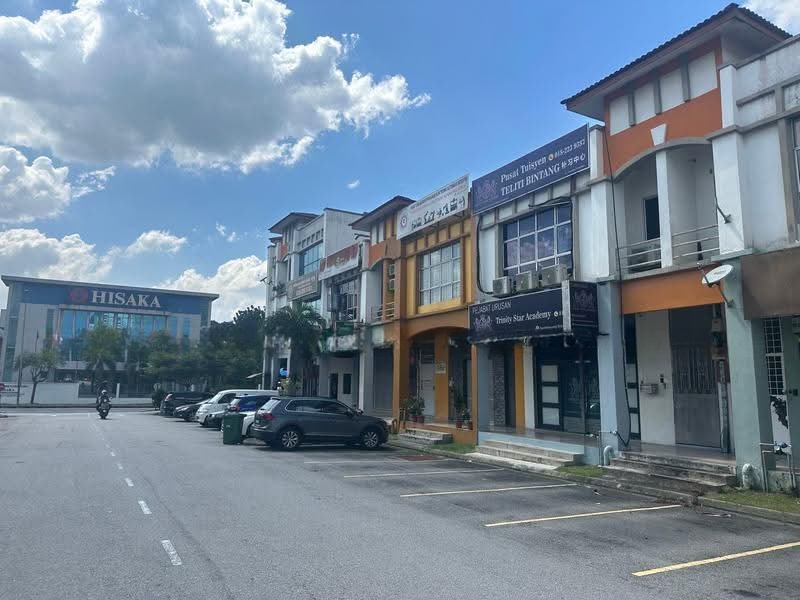 Taman Perindustrian UEP Subang jaya 2 storey shop – shop / office for sale in Subang Jaya, Selangor (photo 1 of 10)