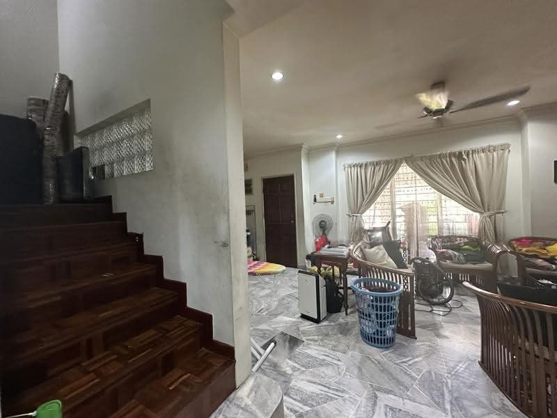 USJ 20 gated & guarded double storey – 4 bedroom 2-storey terraced house for sale in Subang Jaya, Selangor (photo 2 of 15)