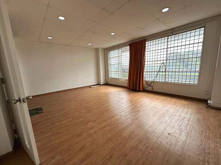 Jalan Bayu Tinggi 1A Taman Bayu Tinggi 2nd Floor Shop Lot For Rent