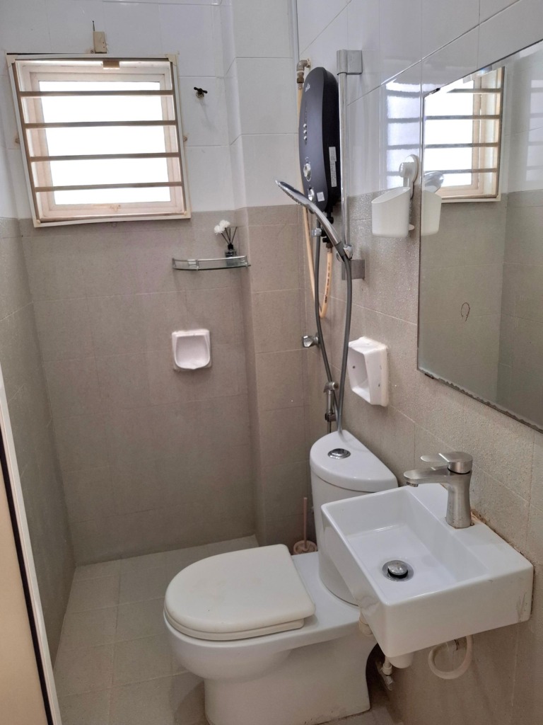 3 Storey Landed House Taman Puncak Jalil For Rent