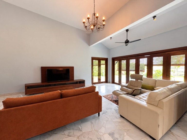 SS3 Taman Universiti Double Storey Bungalow House, Freehold Gated Guarded.
