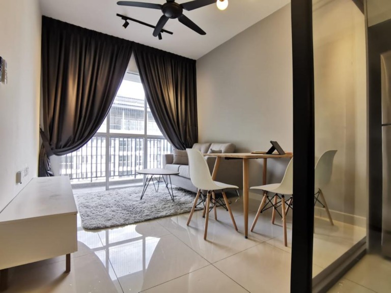 Pinnacle Sri Petaling Fully Furnished 2 Bedrooms Unit for Sale
